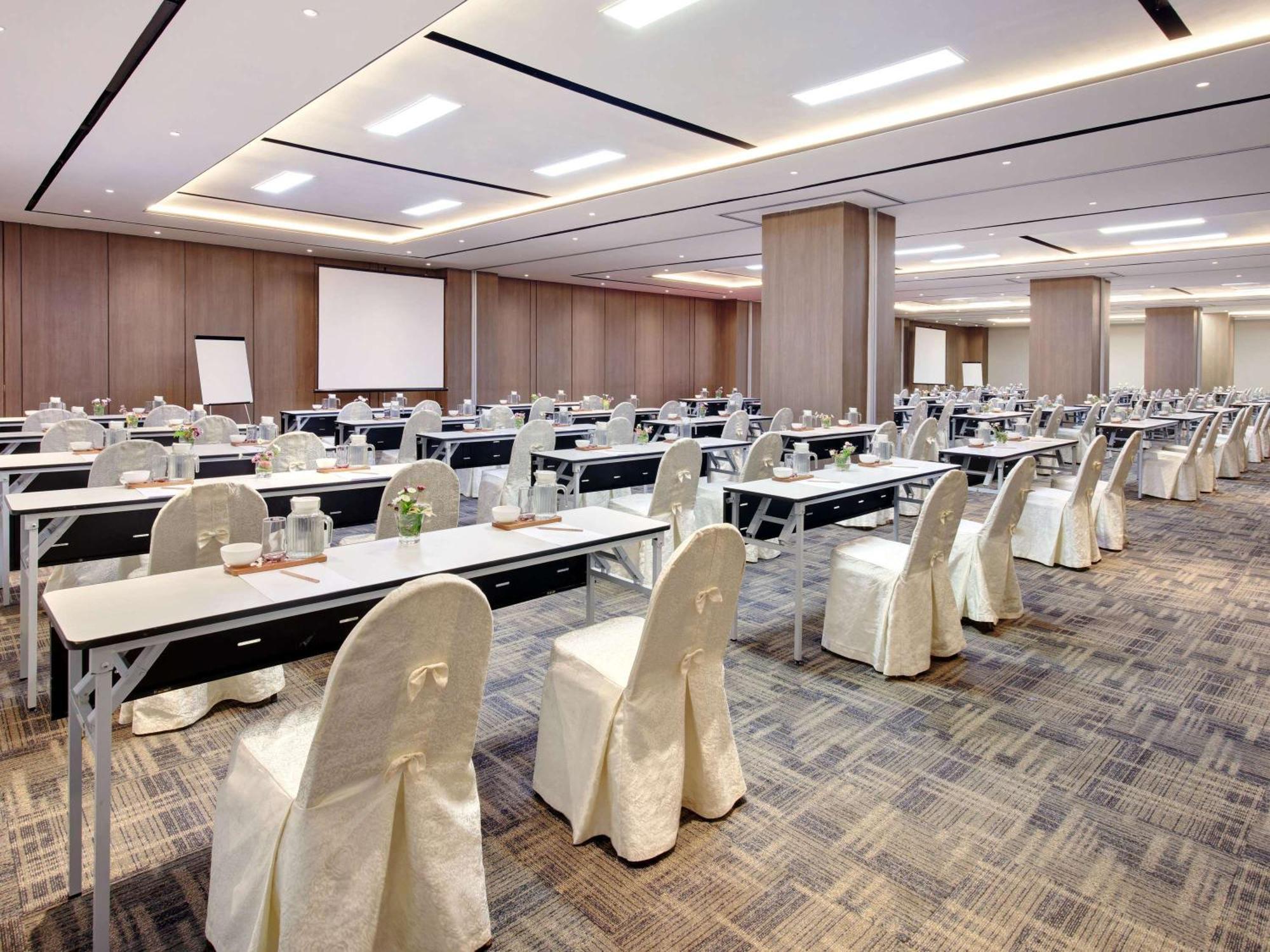 Grand Mercure Angkasa Hotel 5*